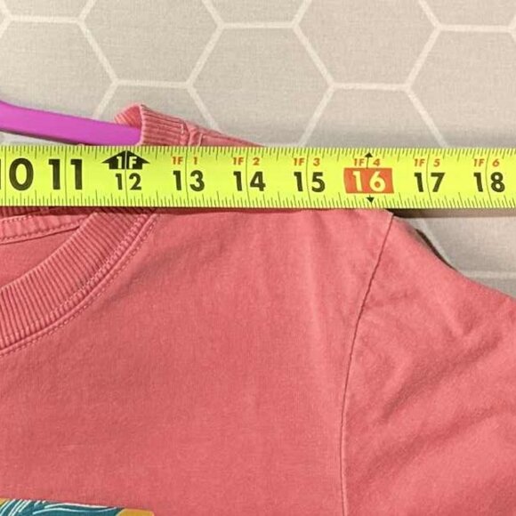 Women's Bijou Karman Sunglasses Short Sleeve Graphic T-Shirt - Coral SIZE MEDIUM - Picture 6 of 9